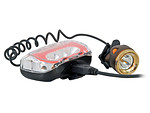 Die Light & Motivion Vis 360 besteht aus einer kompakten Helmleuchte und einem Rücklicht mit integriertem Akku für den Helm